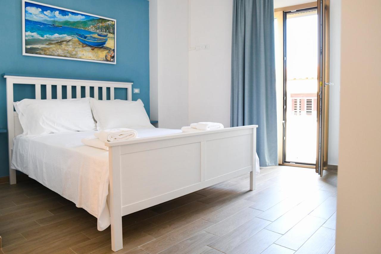 Signora Tita B&B Chianalea - ชิลลา ภายนอก รูปภาพ