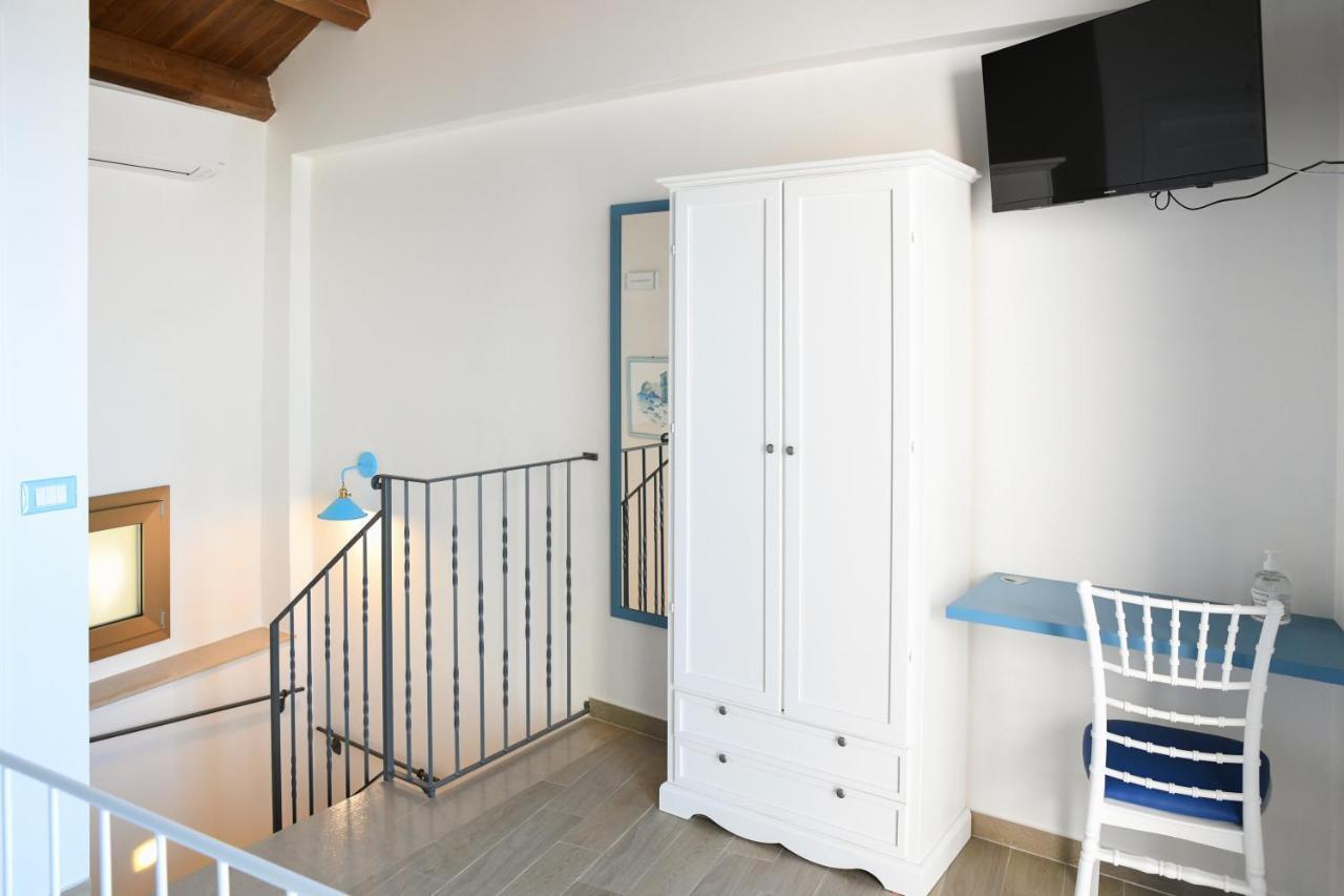 Signora Tita B&B Chianalea - ชิลลา ภายนอก รูปภาพ